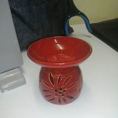 Aromatherapy burner like new, 10 cm height and 11 cm diameter