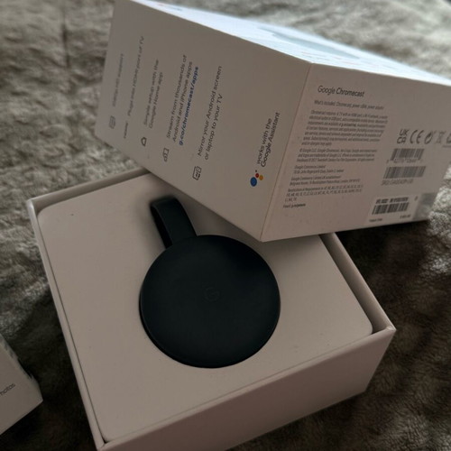 Google Chromecast 3rd Gen like new with box and accessories