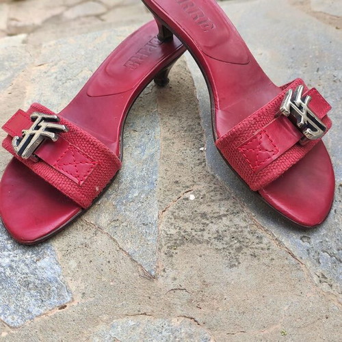 Leather mules GF Ferre red with low heel size 36.5 used