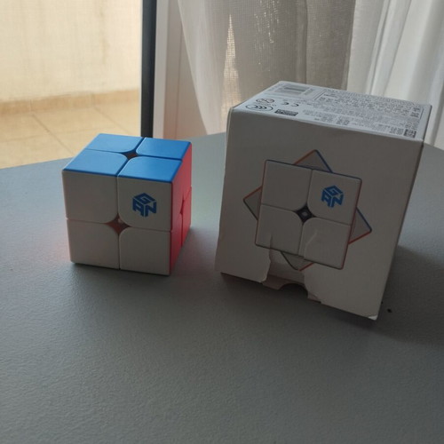 GAN 2x2 Rubik's Cube with magnets and adjustment tools