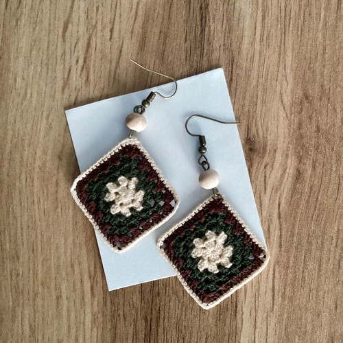 Χειροποίητα πλεκτά σκουλαρίκια granny square καφέ και πράσινα, καινούργια