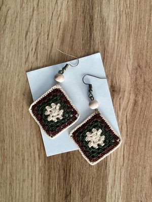 Χειροποίητα πλεκτά σκουλαρίκια granny square καφέ και πράσινα, καινούργια