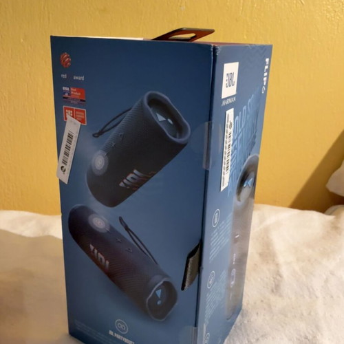 JBL Flip 6 Bluetooth Portable Speaker new, blue