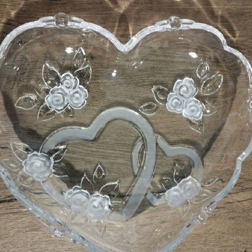 Crystal heart-shaped fondue pot like new