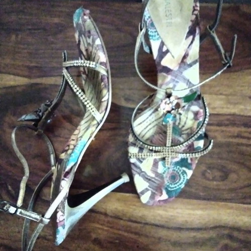 Sandals used, gold bronze shades, heel 9 cm, size 39