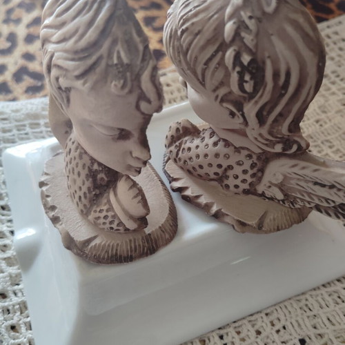 Decorative resin angel figurines like new, set of two, 9cm