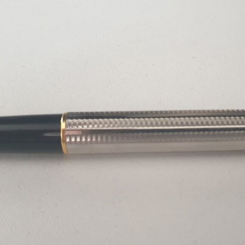 Parker Sonnet Cascade Silver GT Fountain Pen 18k Fine Nib like new