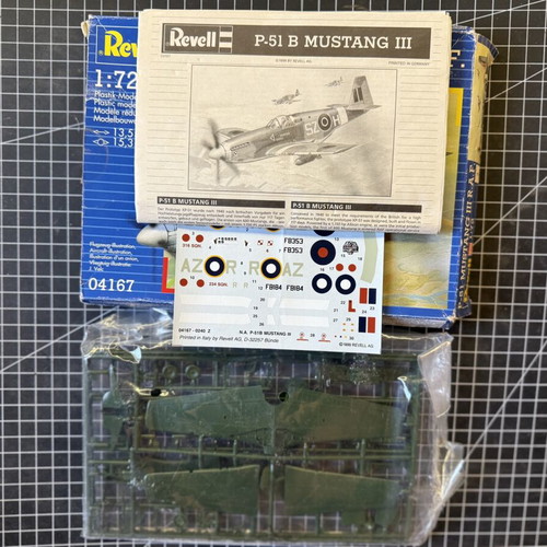 Revell P-51 Mustang III R.A.F. 1:72 Plastic Model Kit, vintage 1999