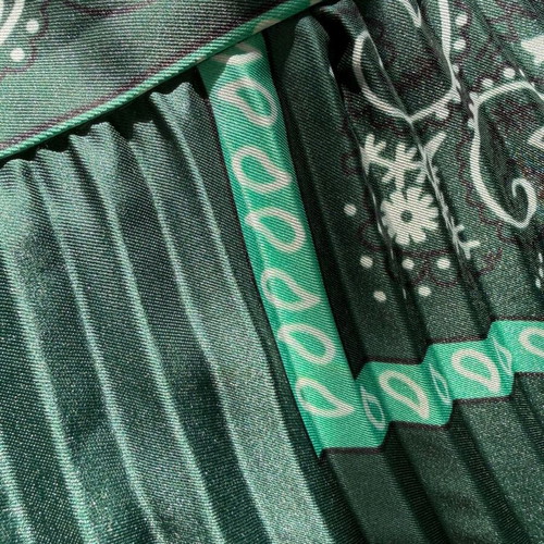 Zini pleated skirt with paisley print like new, green