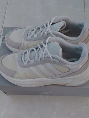 Adidas Ozelle sneakers like new, size 38.5, beige