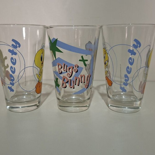 Looney Tunes glass set of 3 like new