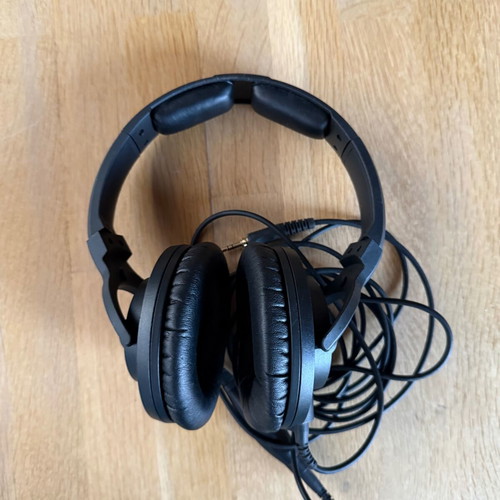 KRK KNS-8400 Studio Monitor Headphones like new, closed-back