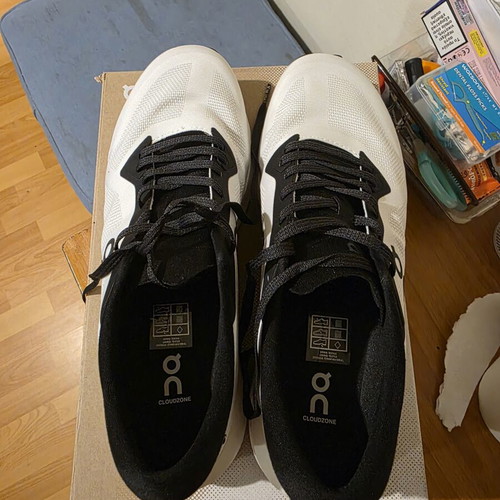 On Cloudzone sneakers like new, size 42, black and white
