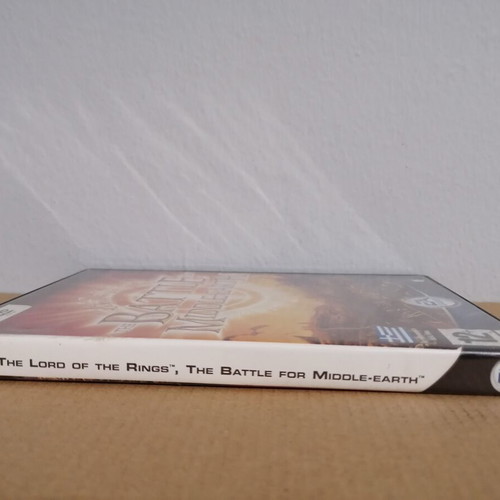 The Lord of the Rings The Battle for Middle Earth case and cover used