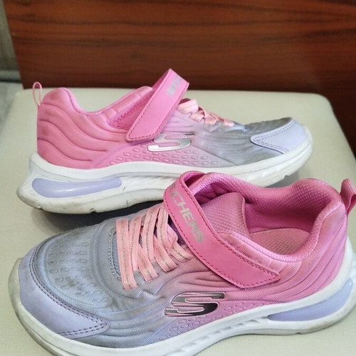 Skechers athletic shoes for girls size 32 like new, pink and purple