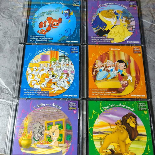 Disney collectible storybooks like new, pack of 50