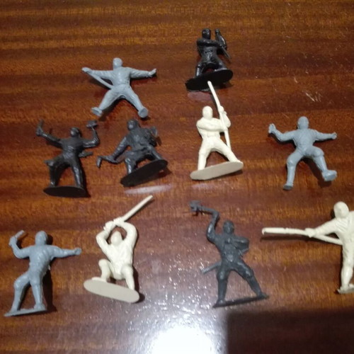 Ninja figures used, pack of 10 vintage from the 80s