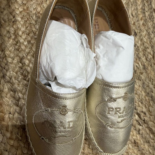 Prada leather espadrilles like new, gold, size 36