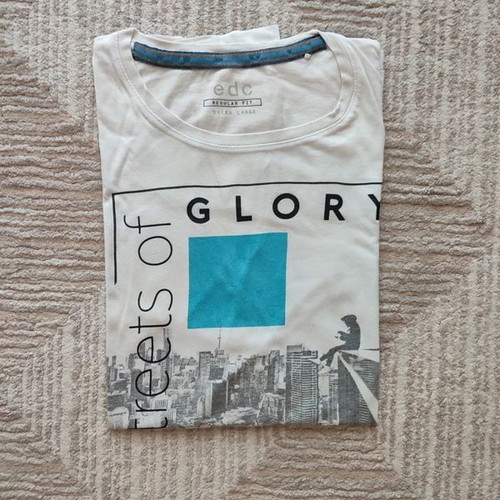 T-shirt XL white with Streets of Glory graphic print like new