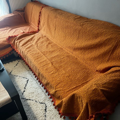 Sofa throws like new, set with two covers and two pillowcases