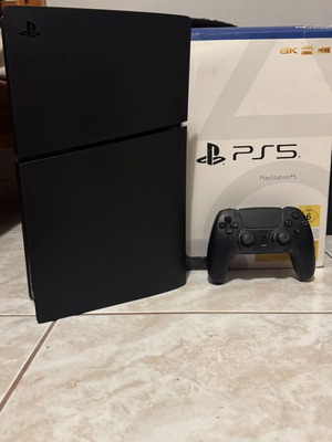 PlayStation 5 PS5 Slim Disc Edition 1TB like new