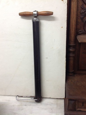 Τρόμπα αυτοκινήτου και μηχανής μεταχειρισμένη, δεκαετίας 1930 λειτουργική