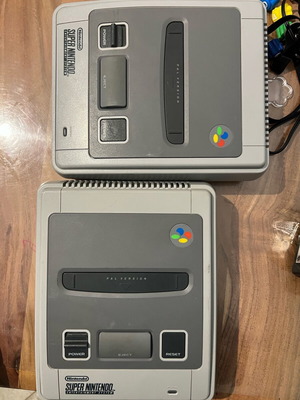 Super Nintendo consoles like new, set of 2
