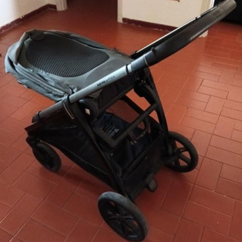 Inglesina Aptica 3-in-1 stroller used with car seat and carrycot