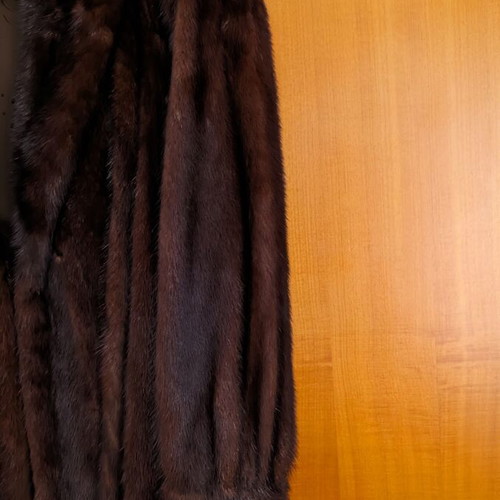 Mink Fur Coat like new, seamless design