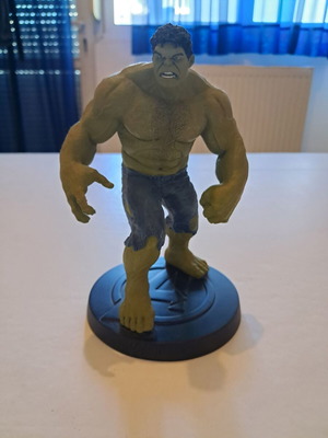 Hulk figure like new from The Avengers Marvel