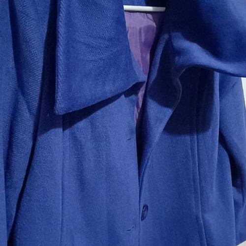 Women's blue coat like new with velvet texture