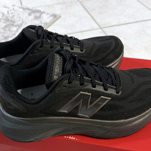 New Balance More V6 MMORLA6 running shoes, size 42, black and grey