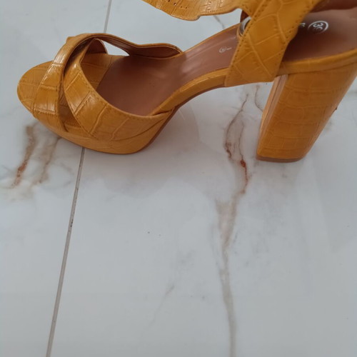 High Heels Size 39 Like New