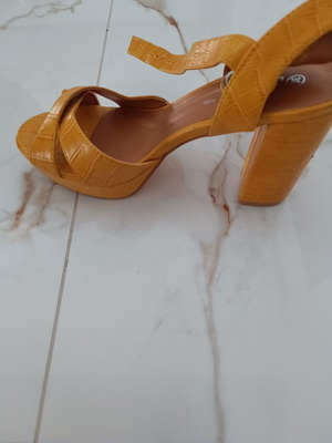 High Heels Size 39 Like New