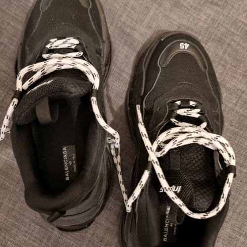 Balenciaga Triple S sneakers size 45 like new, black