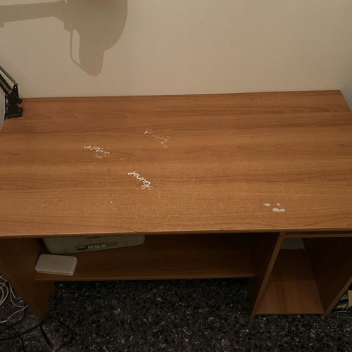 Desk used in good condition 120x60x74 cm