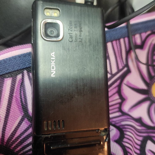 Nokia Model 6500s-1 Type RM-240 used, with charger