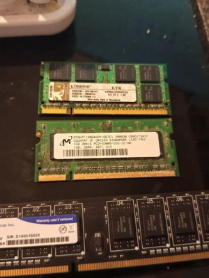 Ram So Dim used 3x1GB DDR2 667 and 1x2GB
