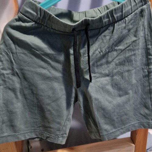 Benetton shorts like new for 5-6 years old