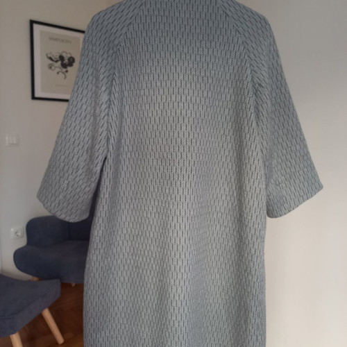 Selected coat used, grey, size M with 3/4 sleeves without buttons