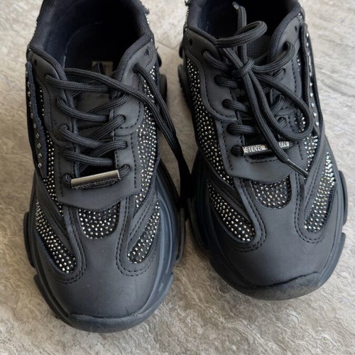 Steve Madden Possession-R women's black sneakers like new with stones