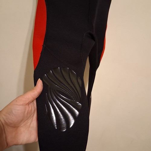 Saily Junior 3mm Kids Wetsuit Scuba Force like new, black/red, size 6