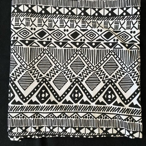Women's collar new with shapes, black and white