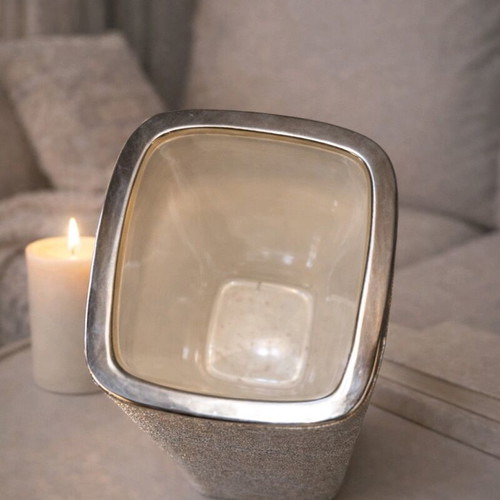 Decorative vase like new in neutral shade