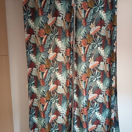 Curtain panels like new, tropical design, green background, 1.40x2.60 m each