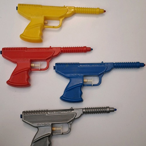 Plastic water pistols used, pack of 4, 70s