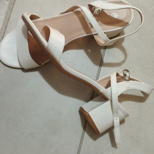 Sandals size 39 white, like new