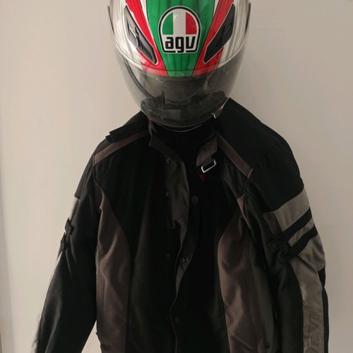 Helmet holder like new with BMW logo made of PLA plastic