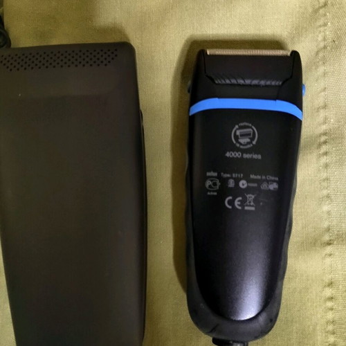 Braun shaver used with case and power cord