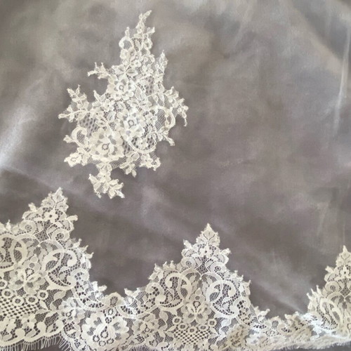 Wedding veil with French lace and high-quality tulle, new, white